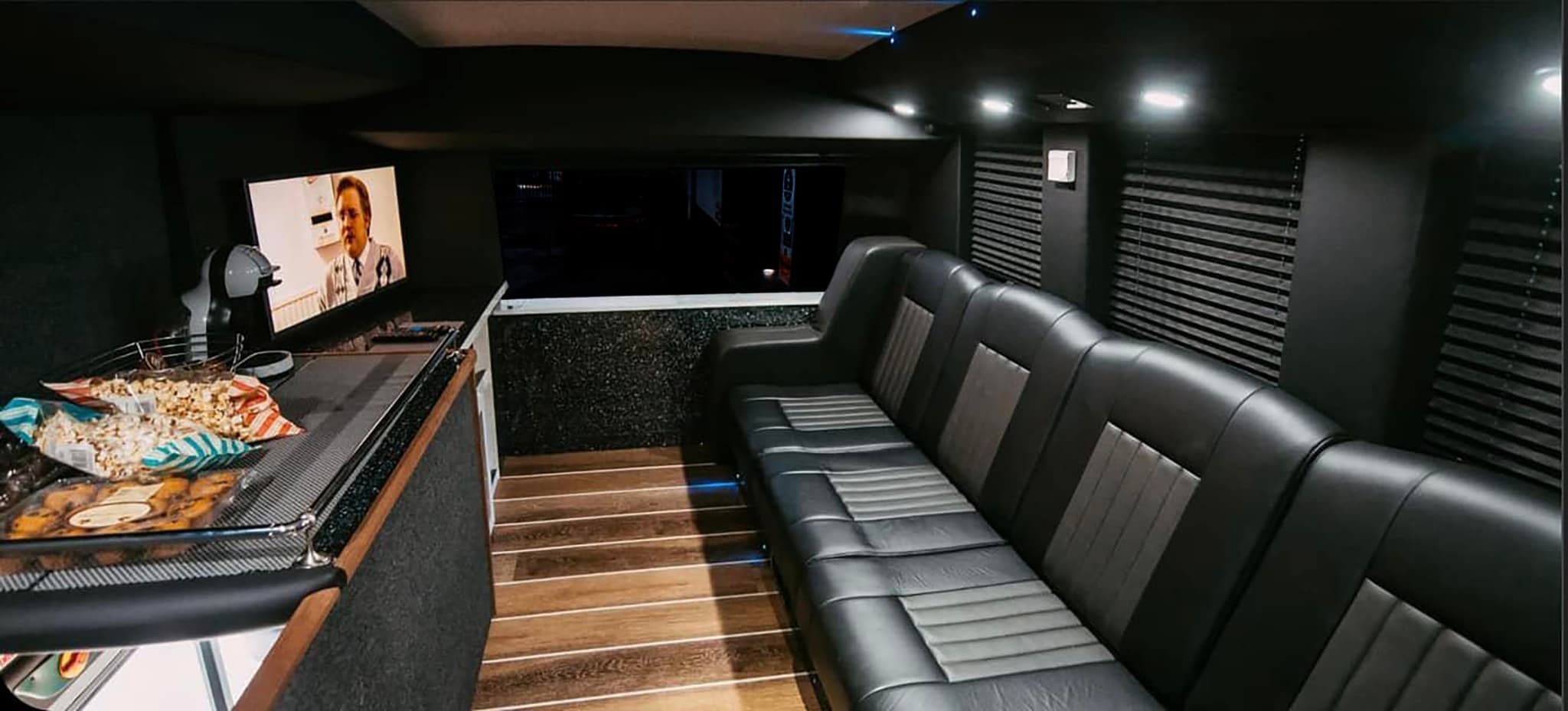 10 berth sleeper bus for hire Megalseepers