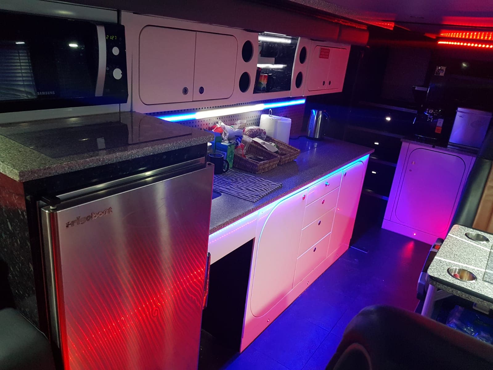 14 berth sleeper bus for hire Megalseepers