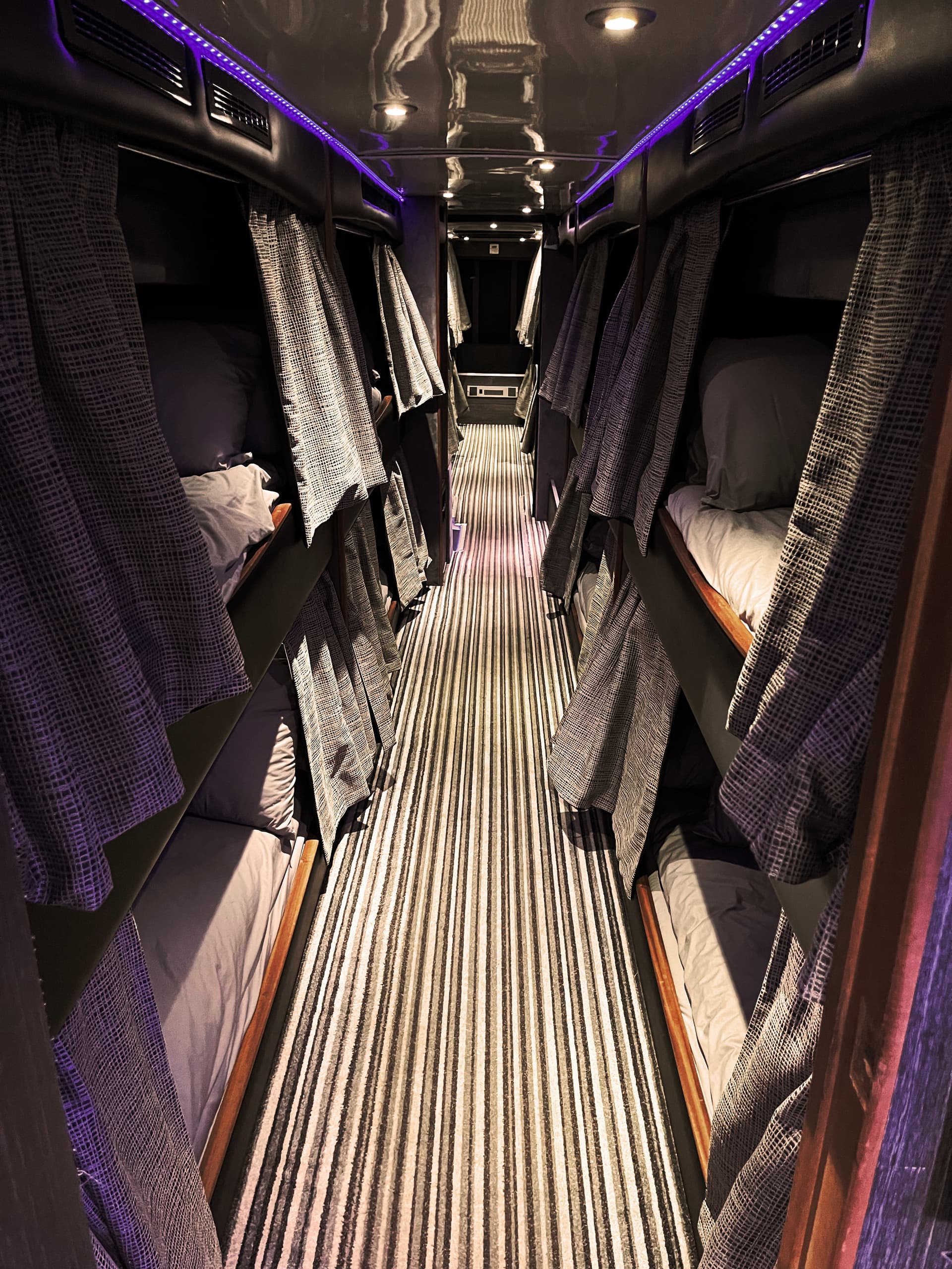 16 berth sleeper bus for hire Megalseepers