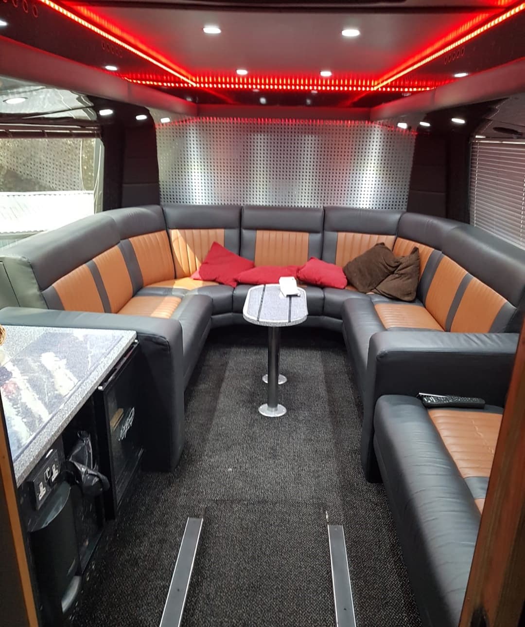14 berth sleeper bus for hire Megalseepers